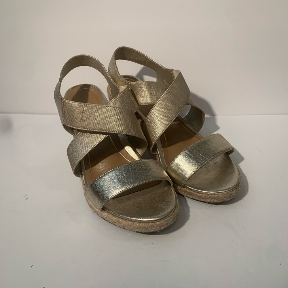 Vionic Ainsleigh wedge Metallic gold Arch Support Sandal size 9